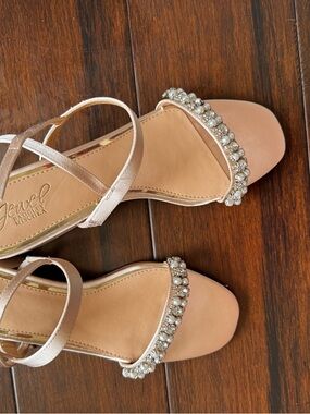 Jewel Badgley Mischka Nude Blush Crystal-Strap Open-Toe Sandals